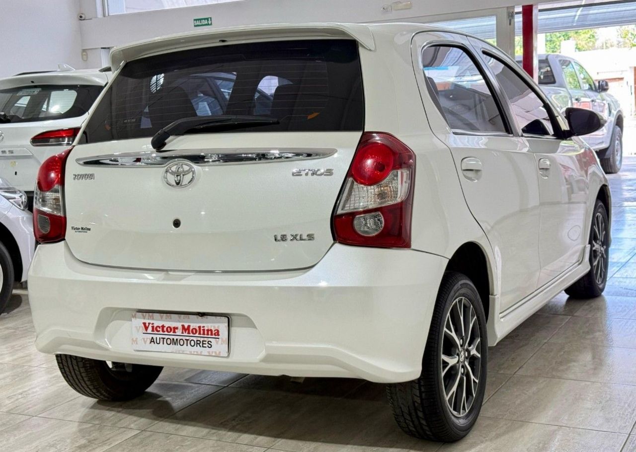 Toyota Etios Usado Financiado en San Juan, deRuedas