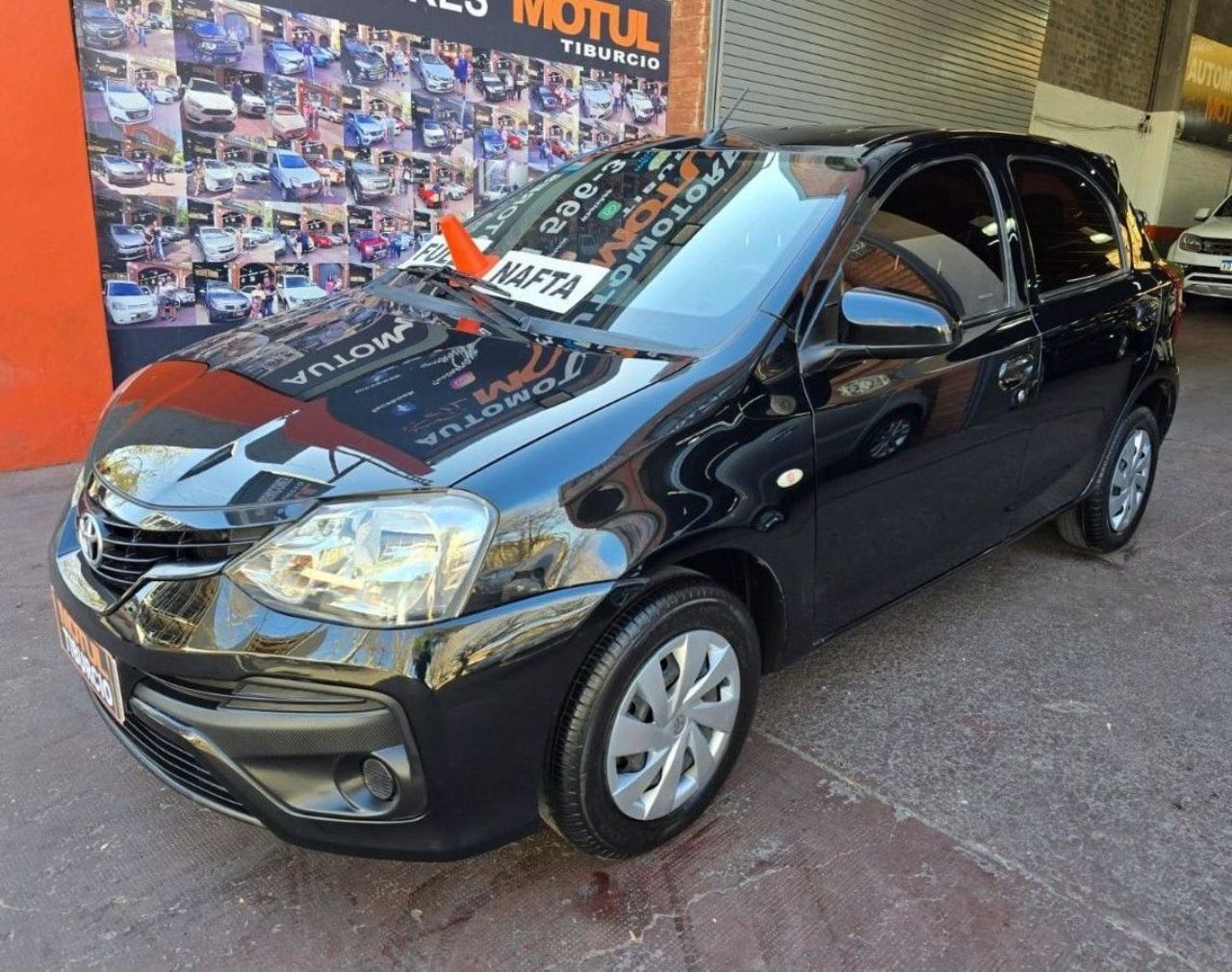 Toyota Etios Usado Financiado en Mendoza, deRuedas
