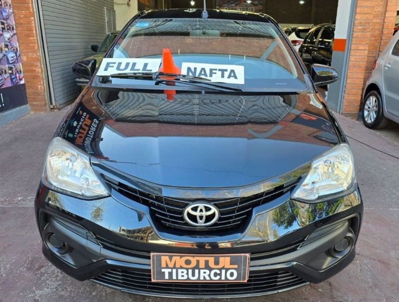 Toyota Etios Usado Financiado en Mendoza, deRuedas