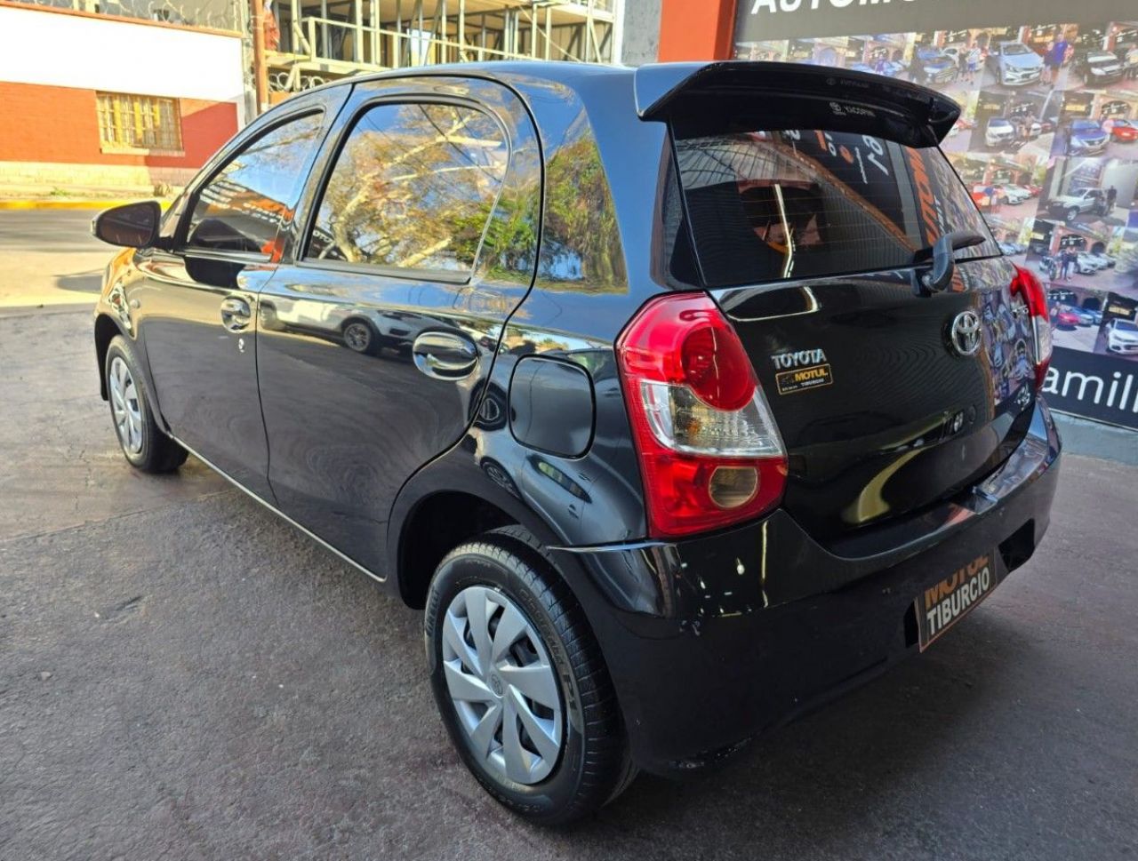 Toyota Etios Usado Financiado en Mendoza, deRuedas