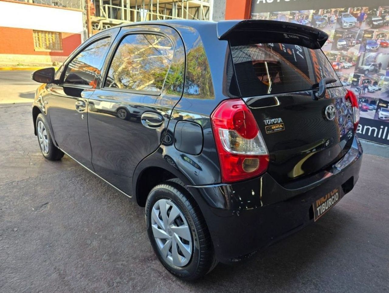 Toyota Etios Usado Financiado en Mendoza, deRuedas