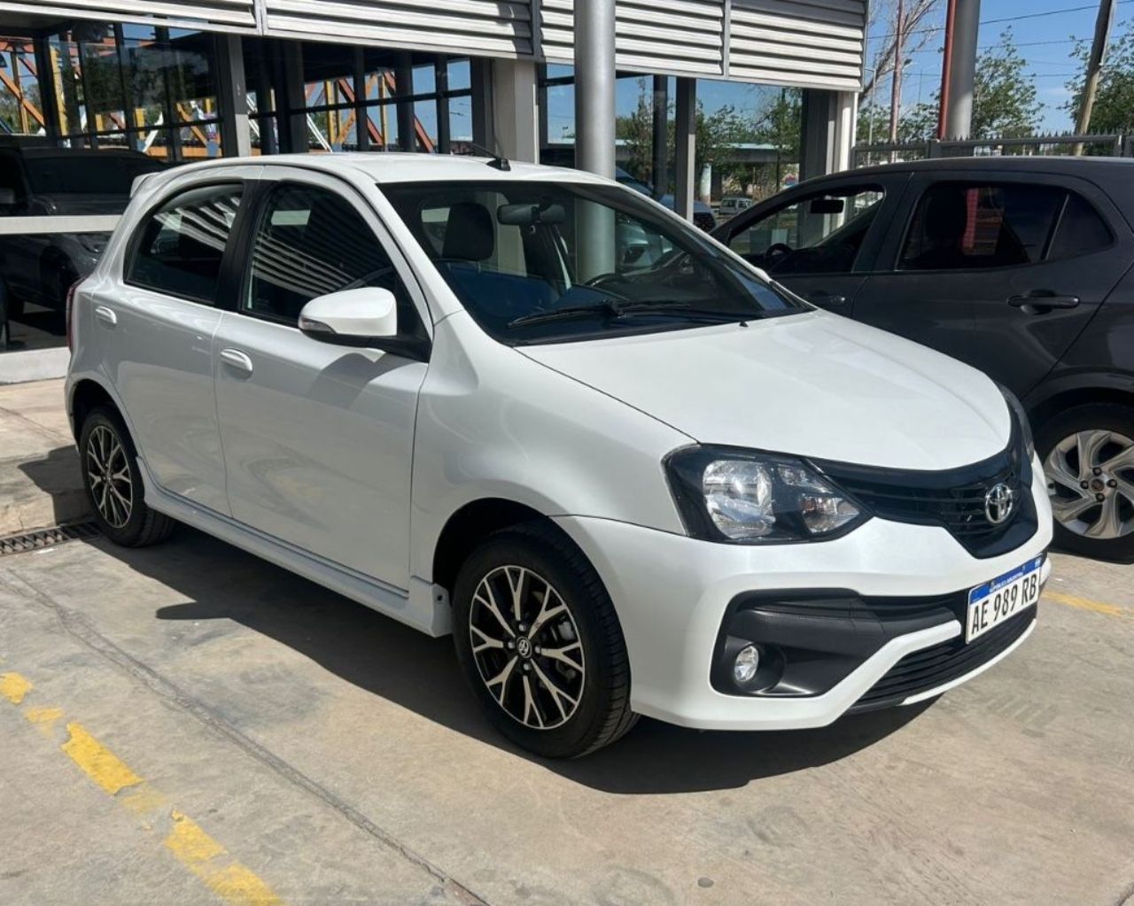Toyota Etios Usado en Mendoza, deRuedas