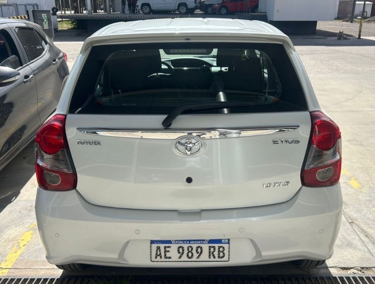 Toyota Etios Usado en Mendoza, deRuedas