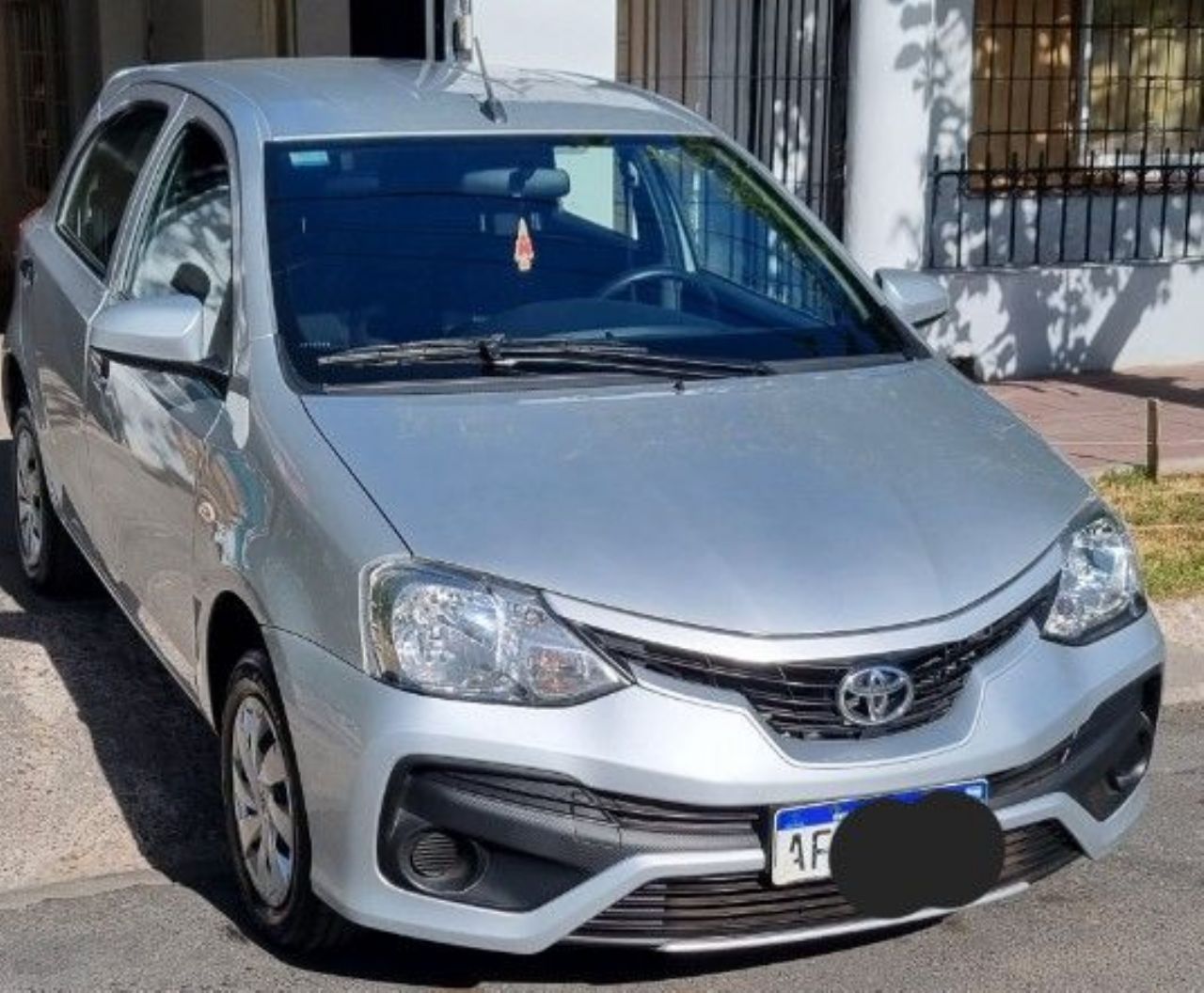 Toyota Etios Usado en Mendoza, deRuedas