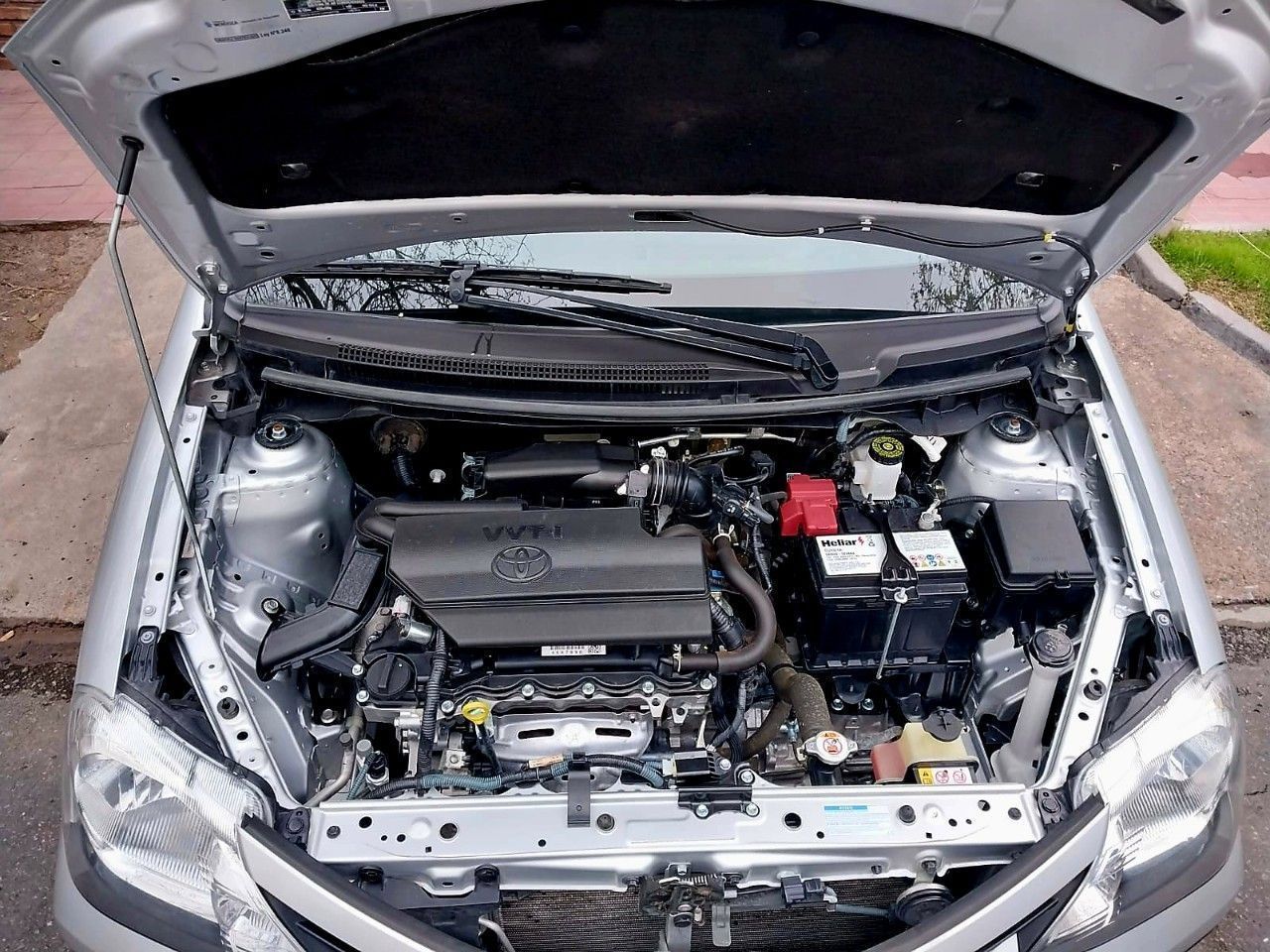 Toyota Etios Usado en Mendoza, deRuedas