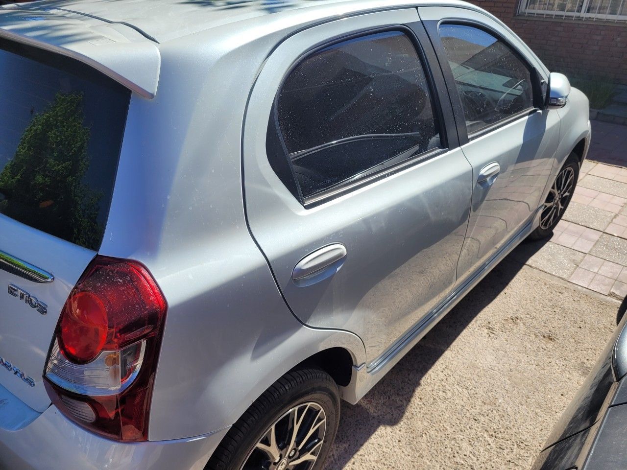 Toyota Etios Usado en Mendoza, deRuedas