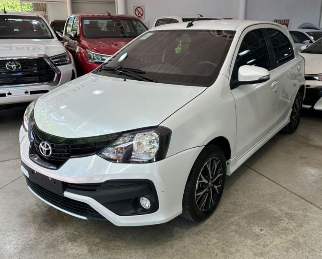 Toyota Etios Usado en Mendoza, deRuedas