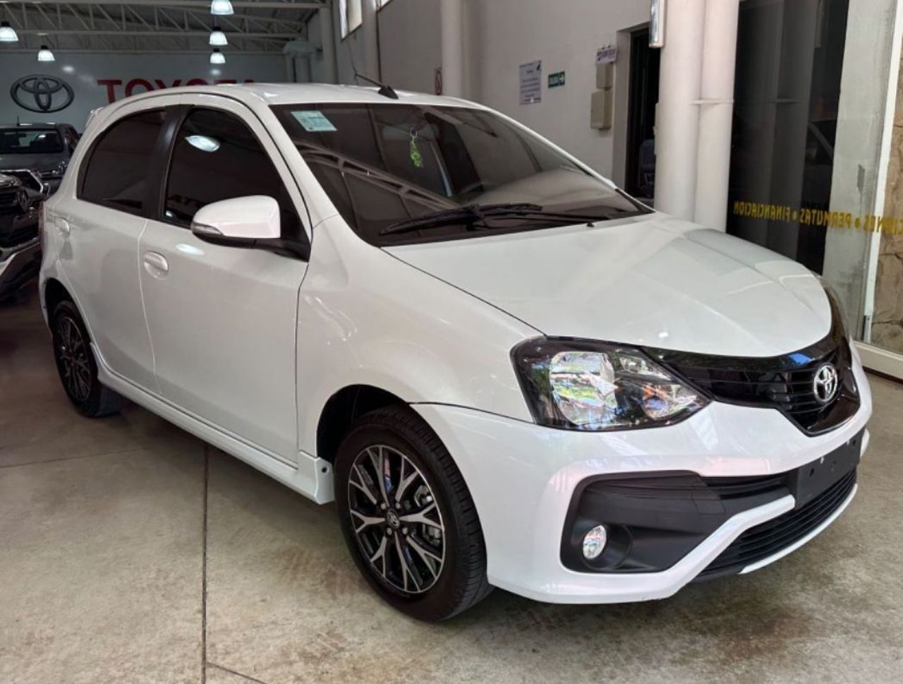 Toyota Etios Usado en Mendoza, deRuedas