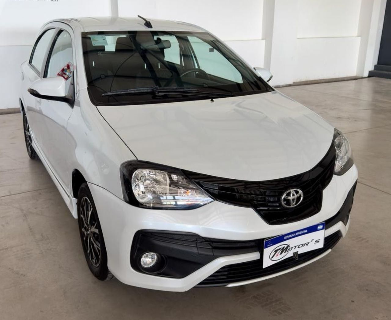 Toyota Etios Usado en Mendoza, deRuedas