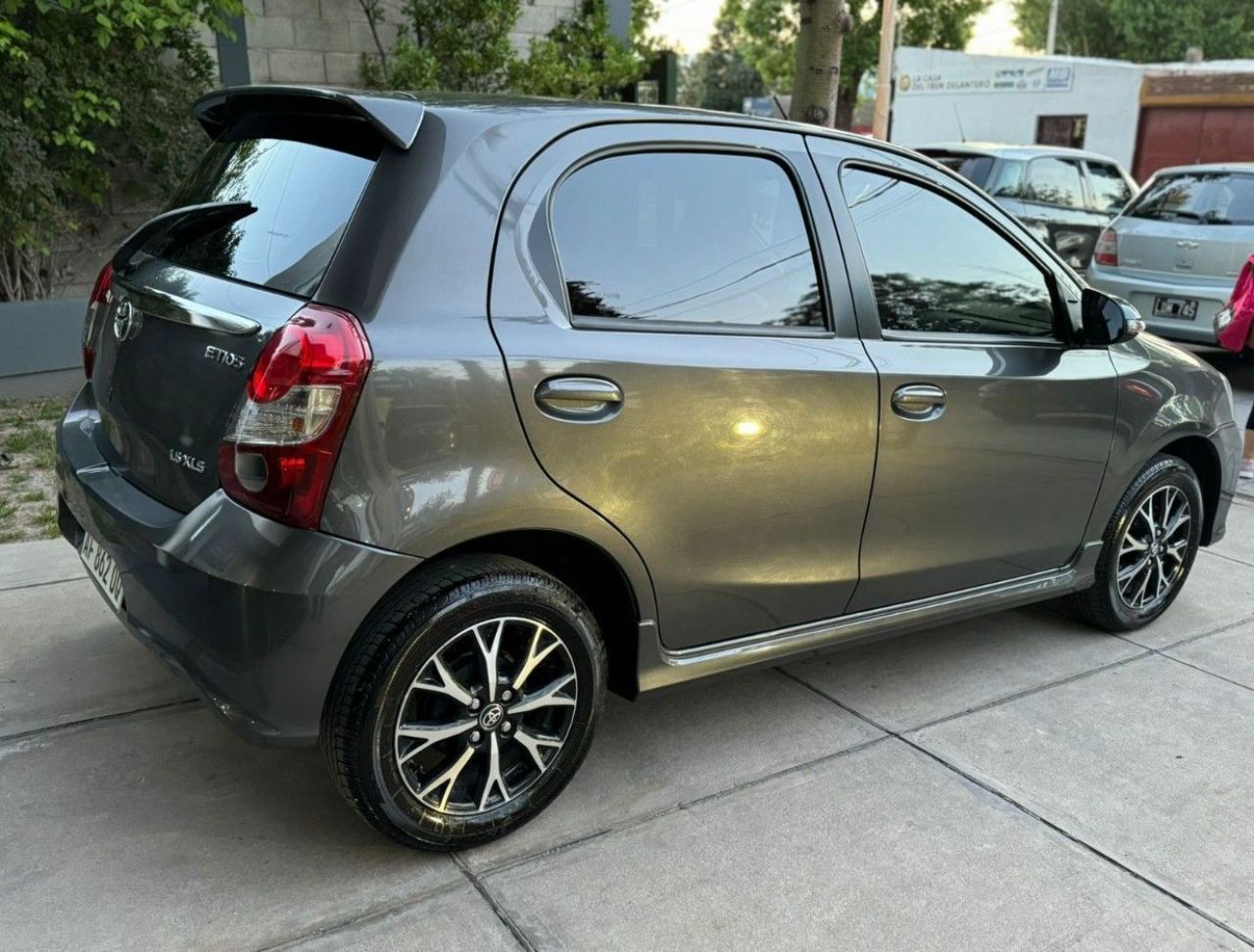Toyota Etios Usado en Mendoza, deRuedas