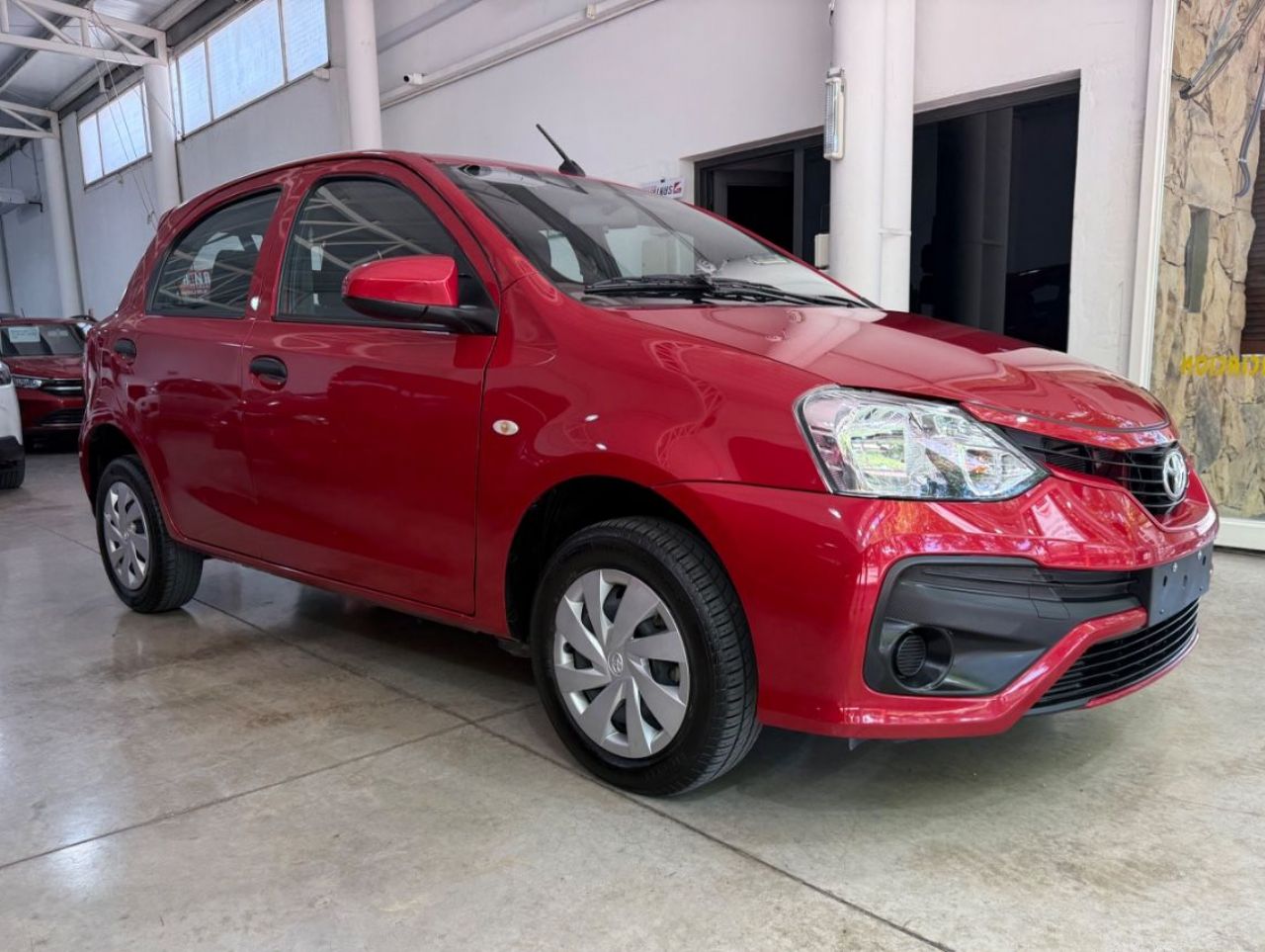 Toyota Etios Usado Financiado en Mendoza, deRuedas