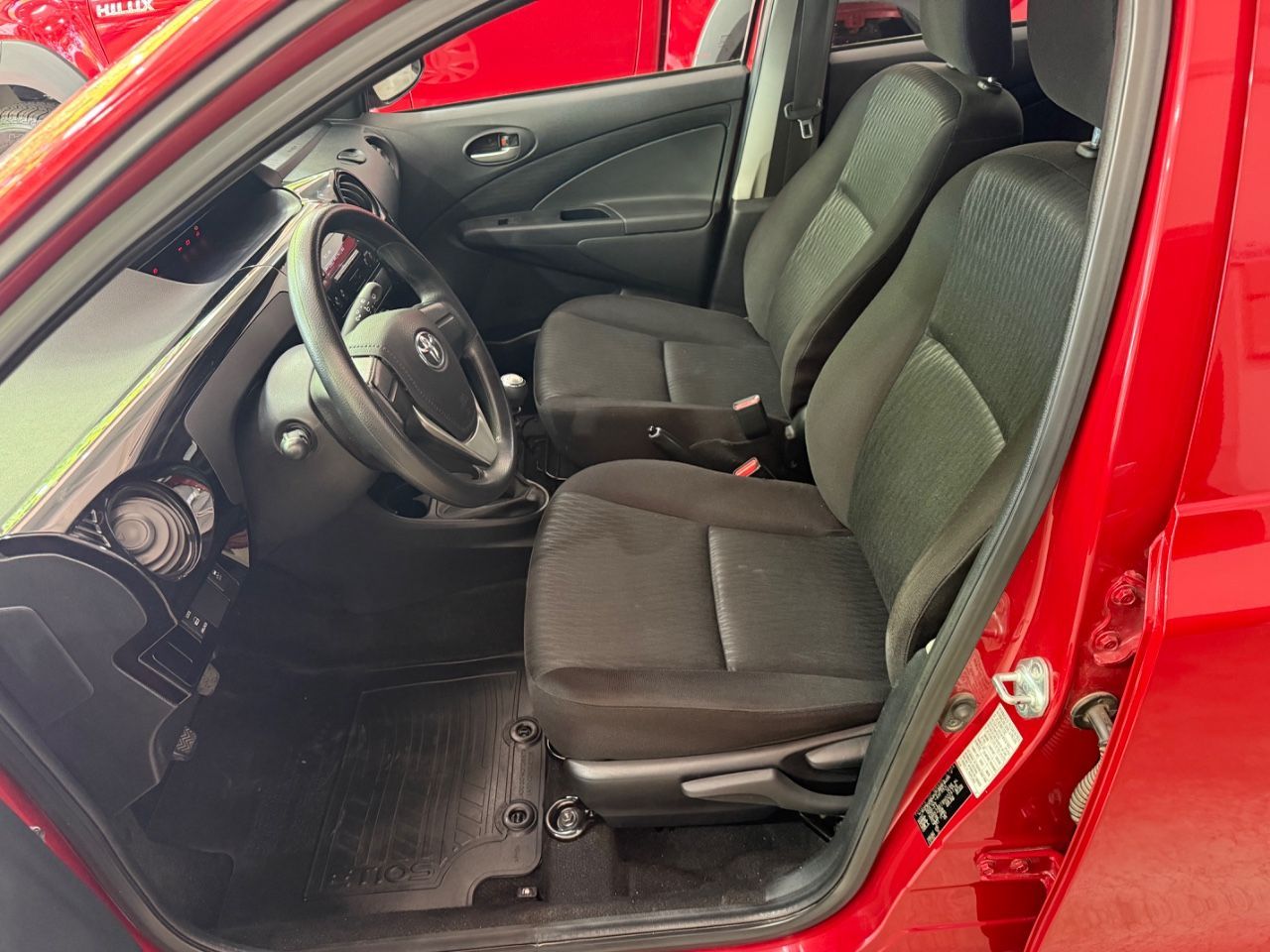 Toyota Etios Usado Financiado en Mendoza, deRuedas