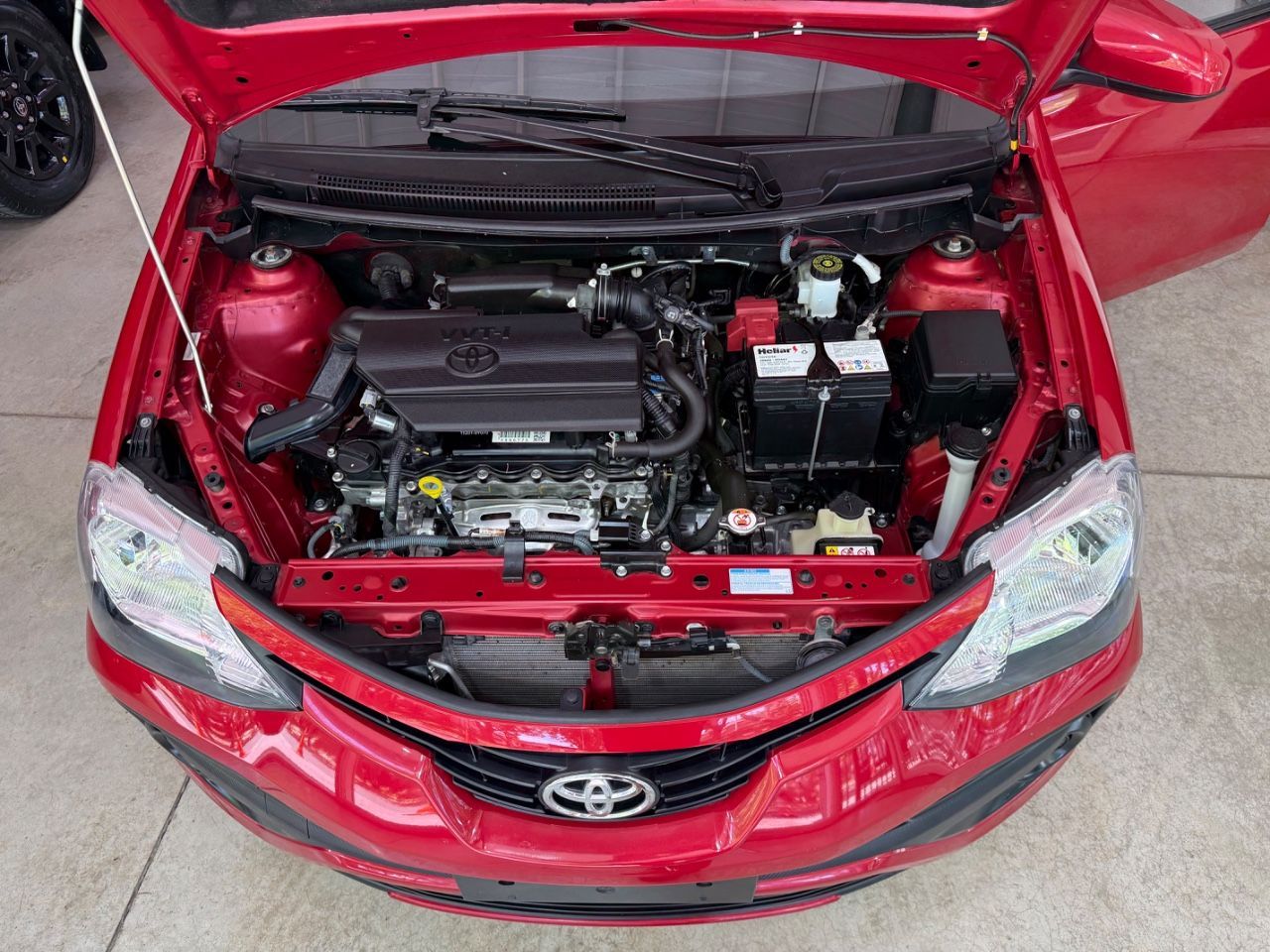 Toyota Etios Usado Financiado en Mendoza, deRuedas