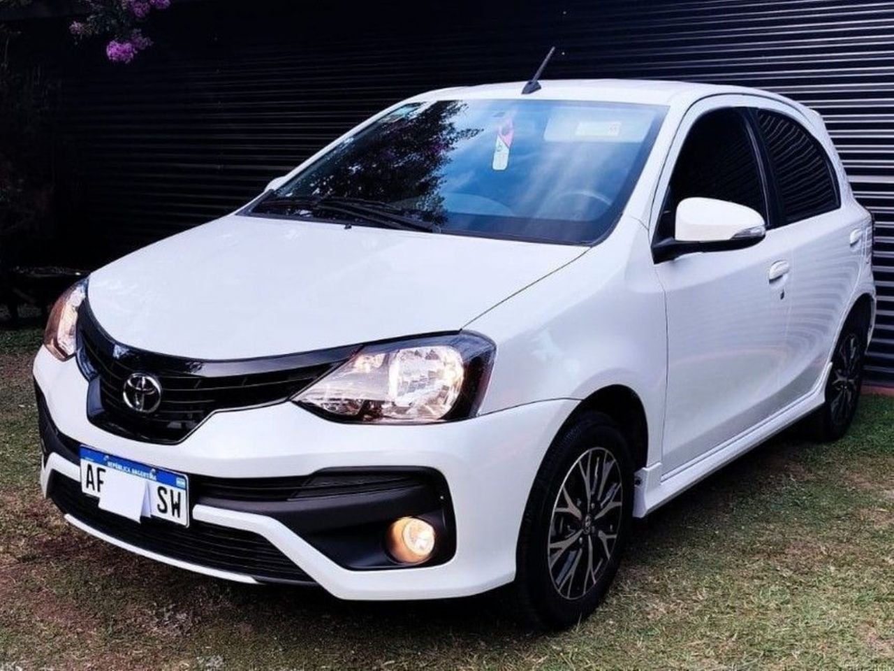 Toyota Etios Usado en Buenos Aires, deRuedas
