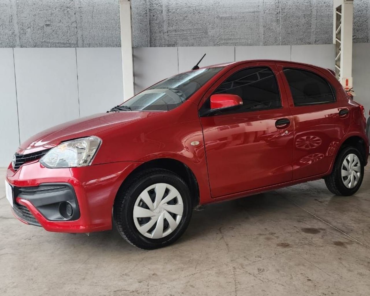 Toyota Etios Usado Financiado en Mendoza, deRuedas