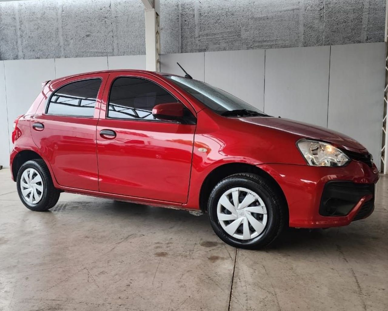 Toyota Etios Usado Financiado en Mendoza, deRuedas