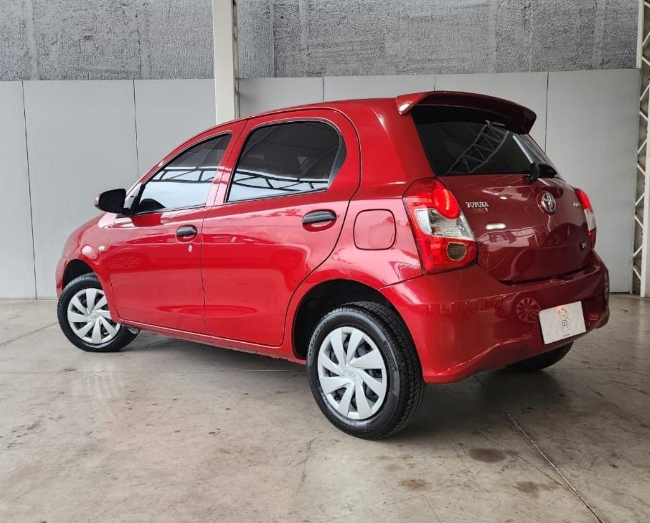 Toyota Etios Usado Financiado en Mendoza, deRuedas