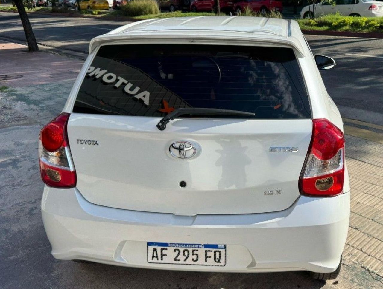 Toyota Etios Usado en Córdoba, deRuedas