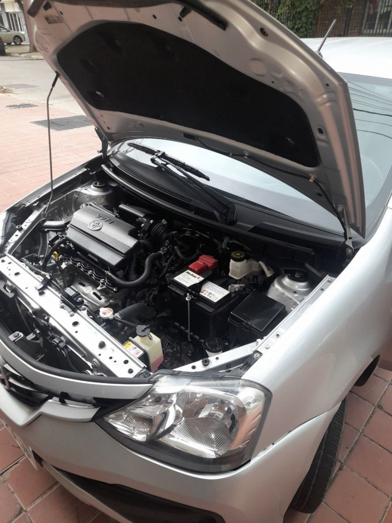 Toyota Etios Usado en Mendoza, deRuedas