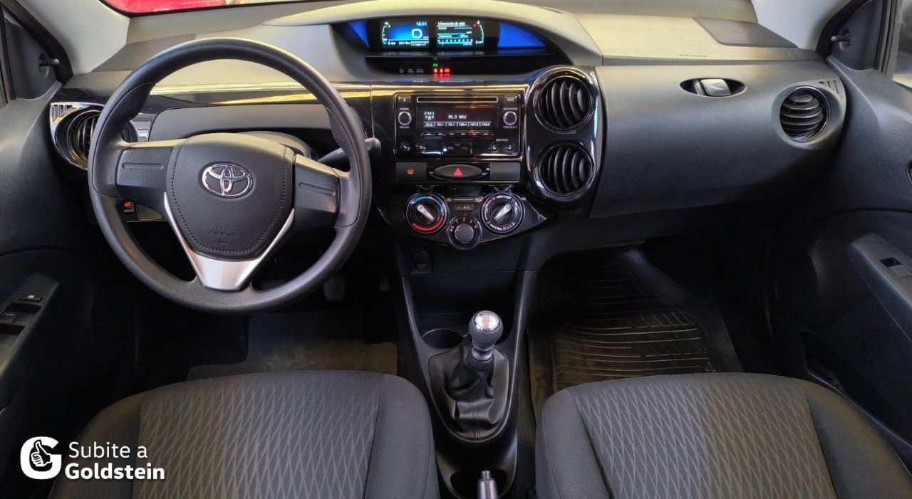 Toyota Etios Usado en Mendoza, deRuedas