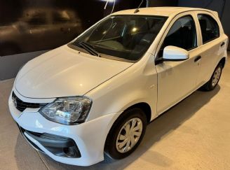 Toyota Etios Usado en Córdoba Financiado