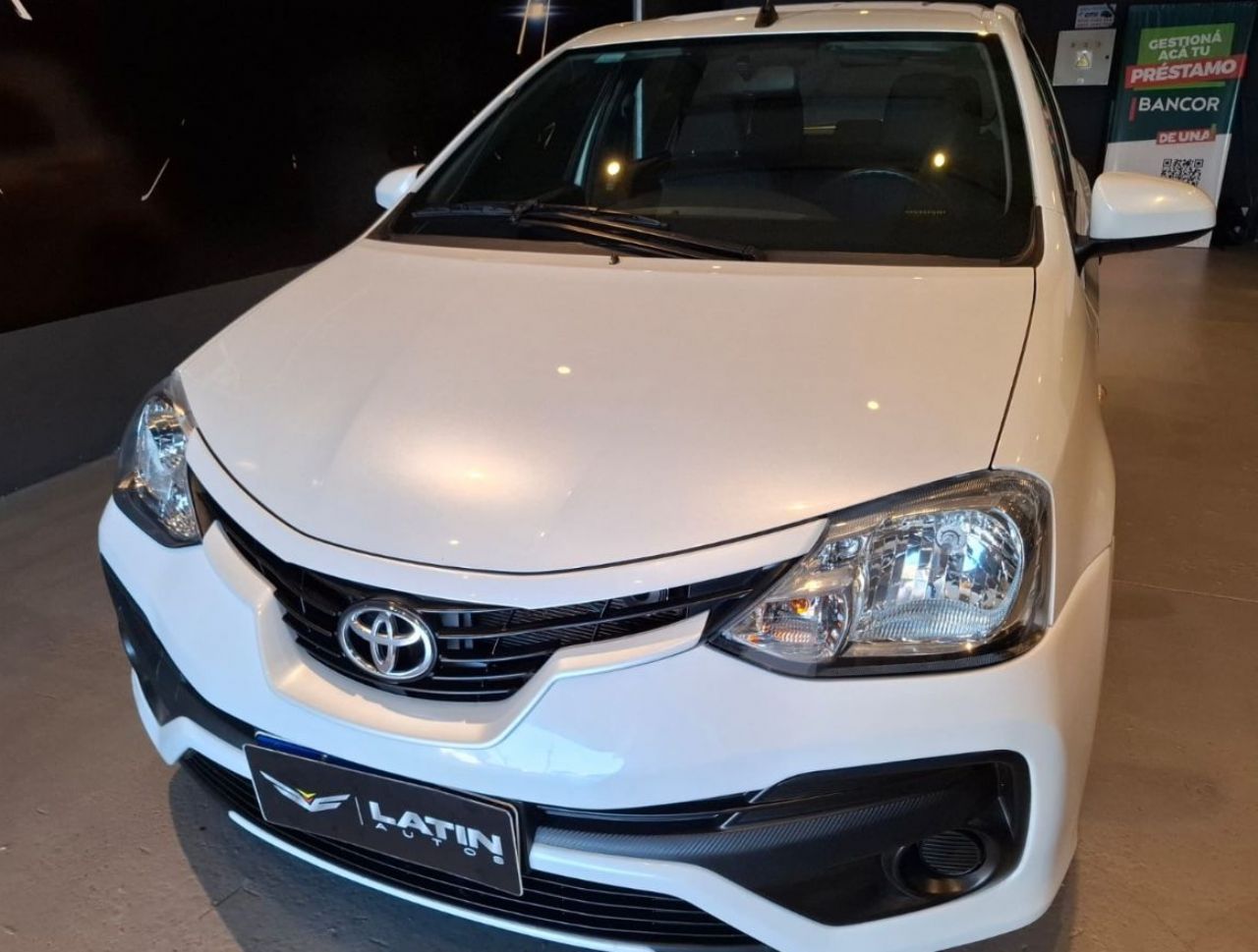 Toyota Etios Usado Financiado en Córdoba, deRuedas