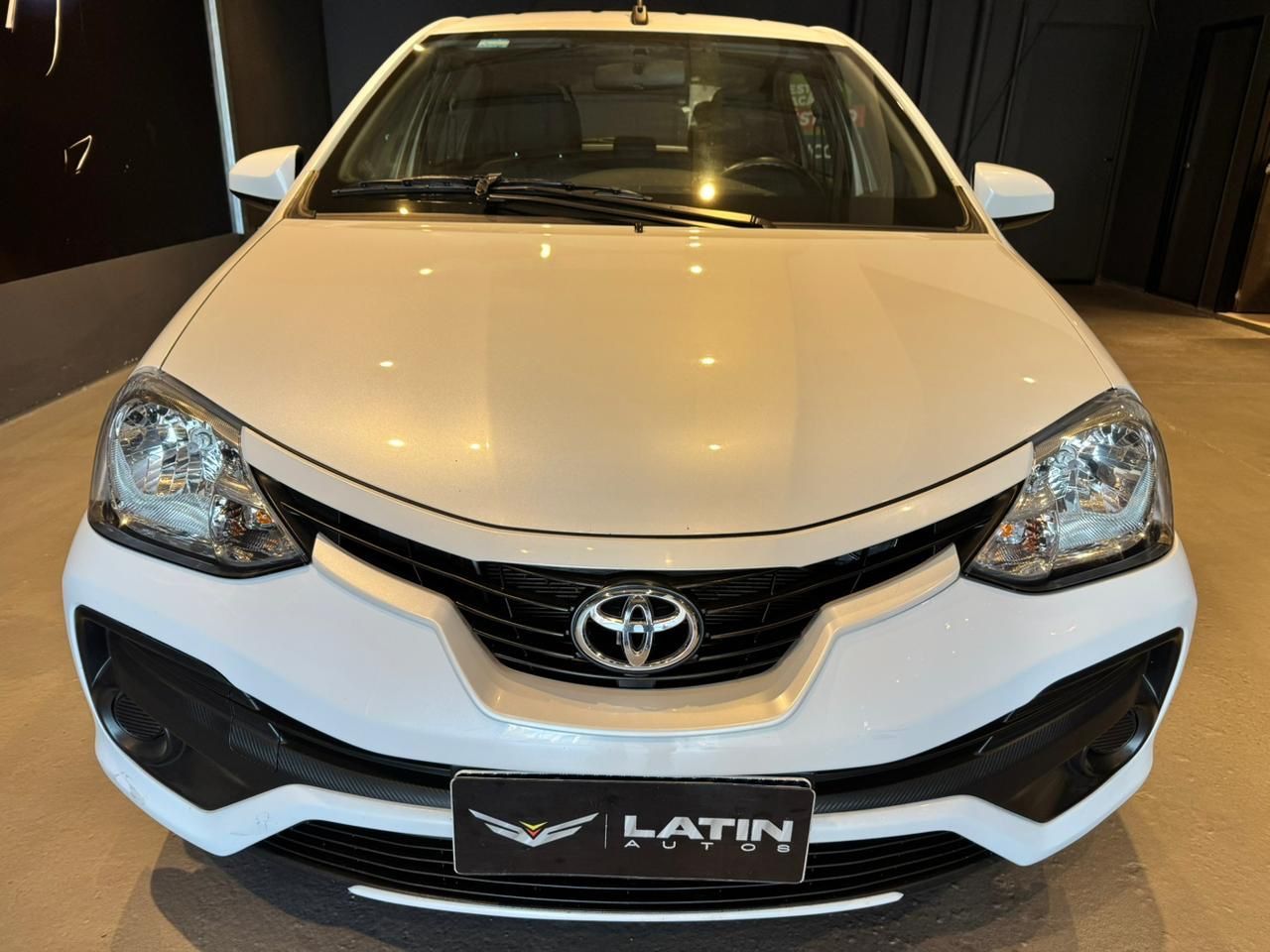 Toyota Etios Usado Financiado en Córdoba, deRuedas