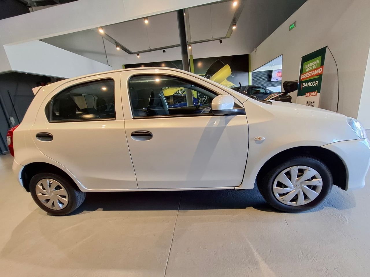 Toyota Etios Usado Financiado en Córdoba, deRuedas