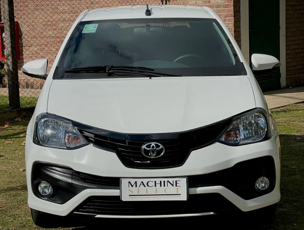 Toyota Etios Usado Financiado en Córdoba, deRuedas