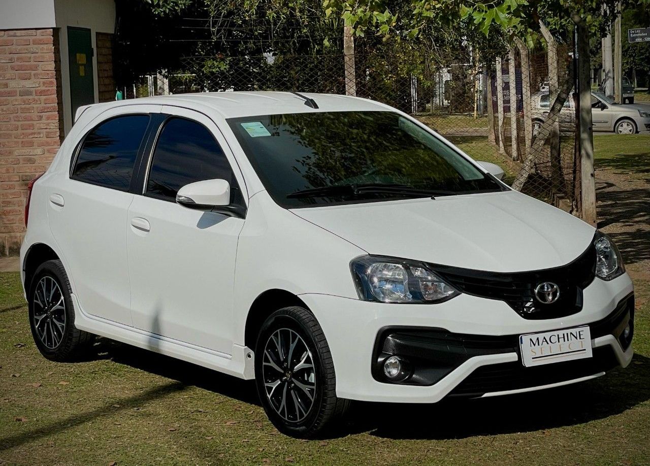 Toyota Etios Usado Financiado en Córdoba, deRuedas