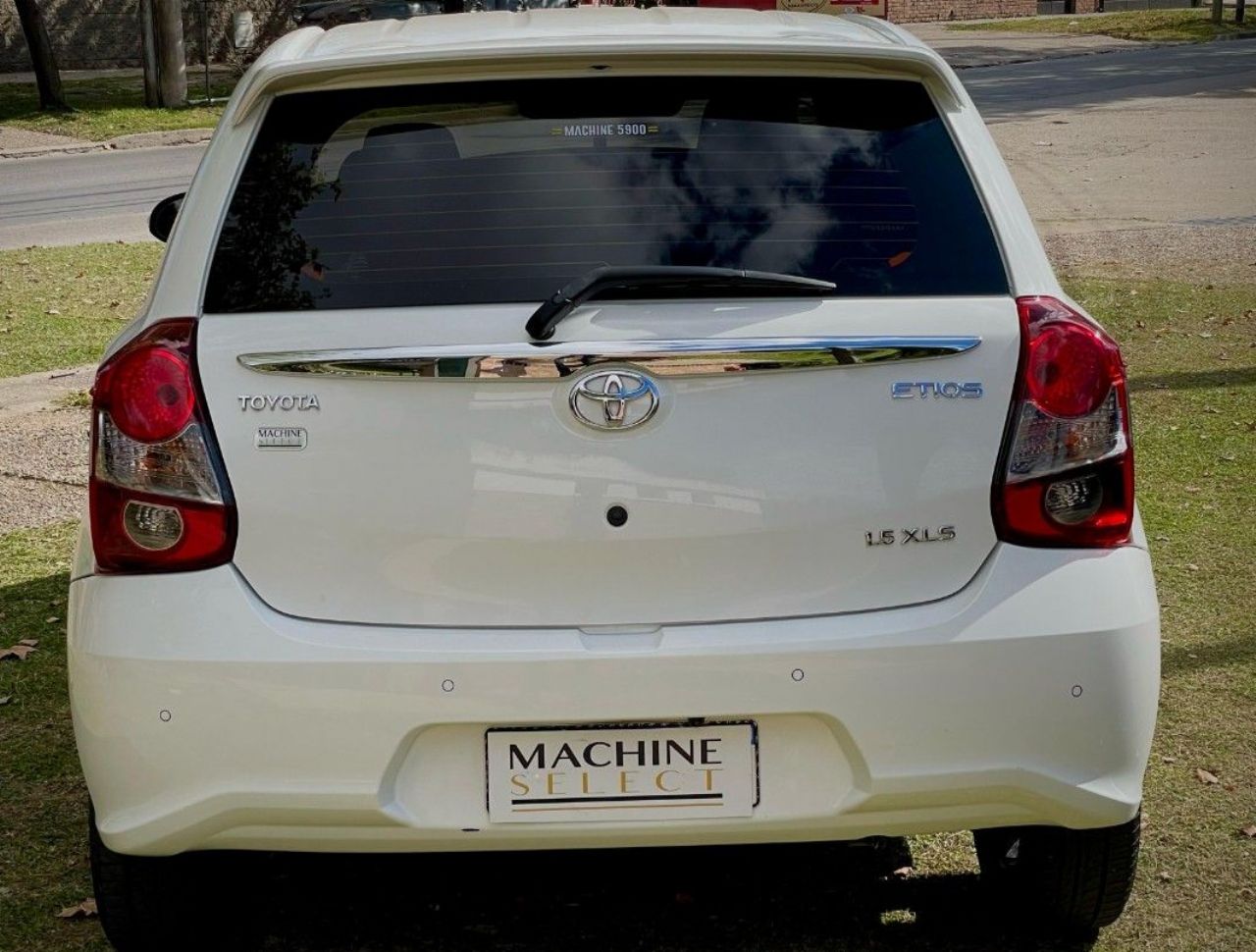 Toyota Etios Usado Financiado en Córdoba, deRuedas