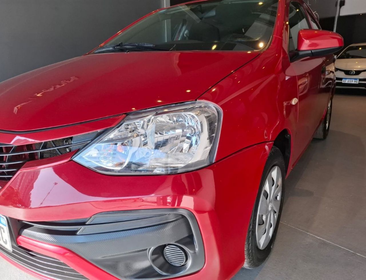 Toyota Etios Usado Financiado en Córdoba, deRuedas