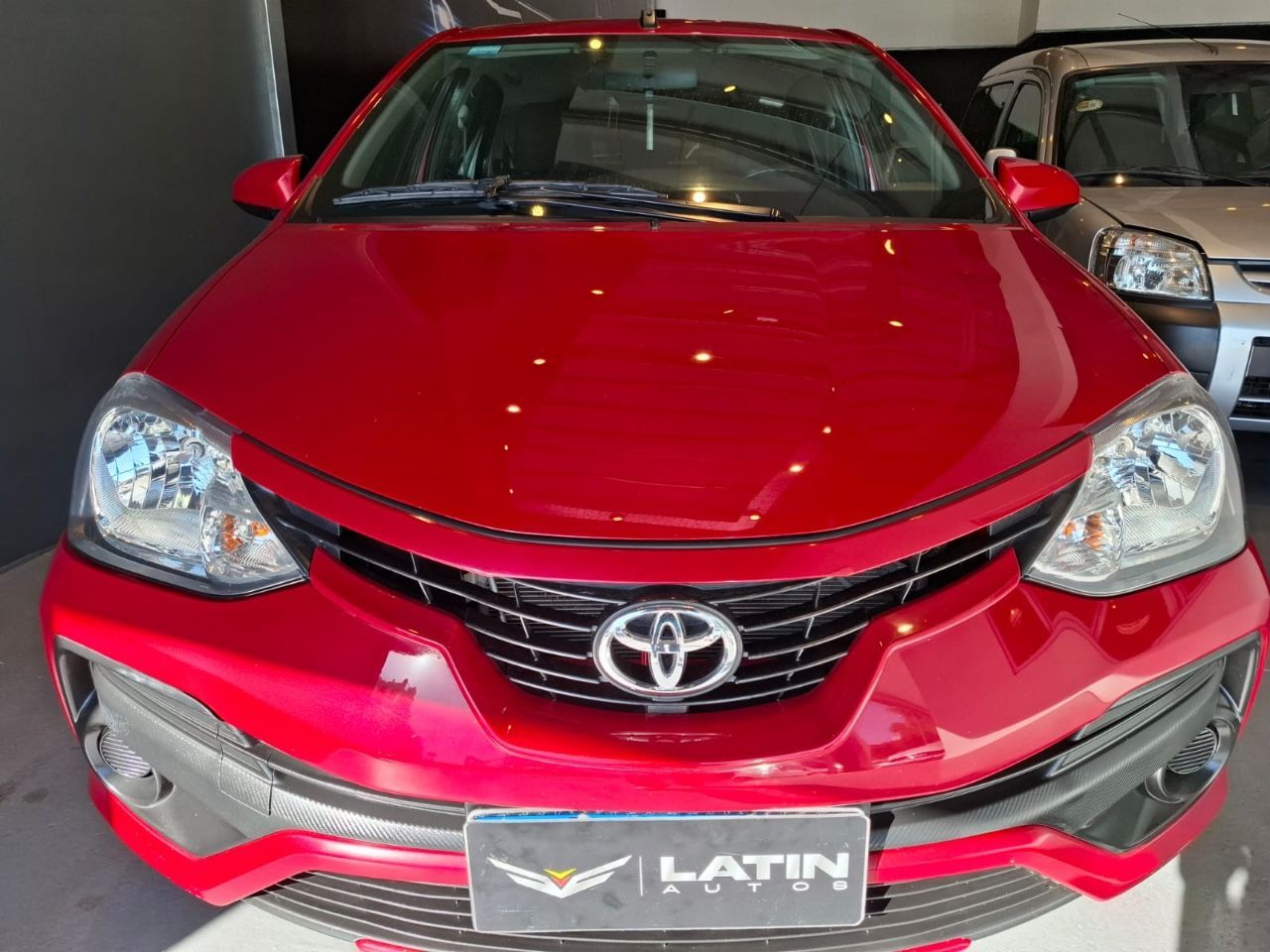 Toyota Etios Usado Financiado en Córdoba, deRuedas