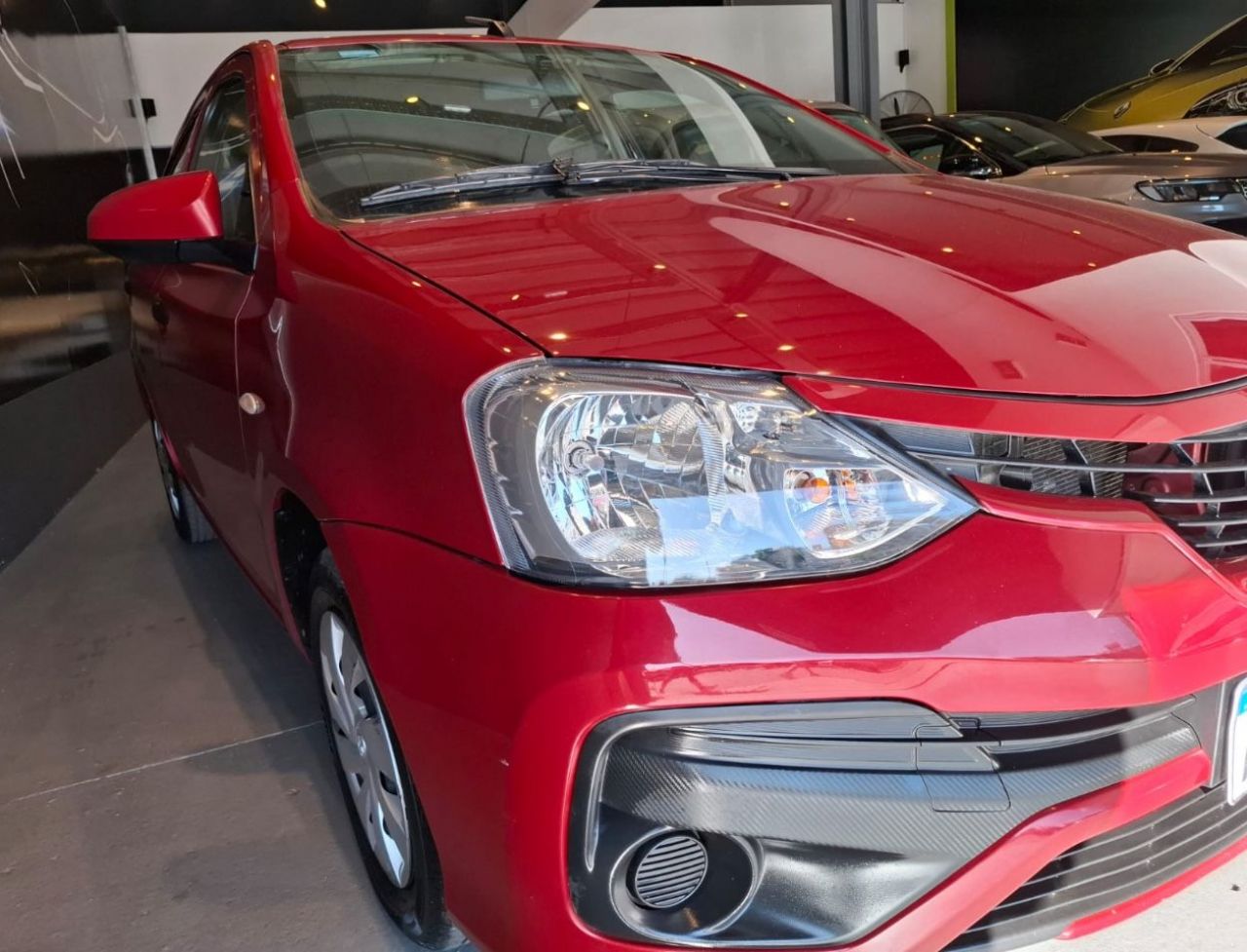 Toyota Etios Usado Financiado en Córdoba, deRuedas