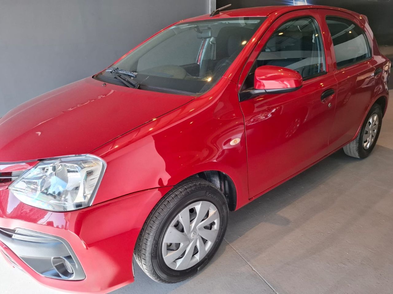 Toyota Etios Usado Financiado en Córdoba, deRuedas
