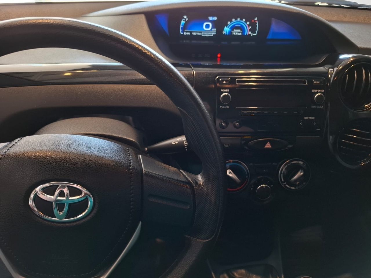 Toyota Etios Usado Financiado en Córdoba, deRuedas