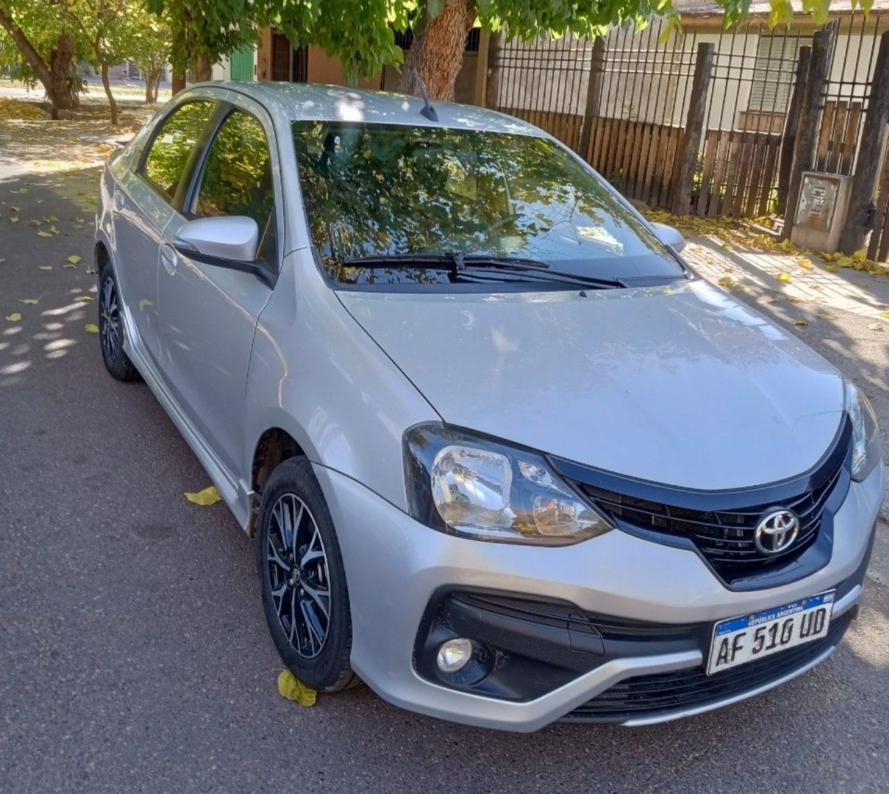 Toyota Etios Usado en Mendoza, deRuedas