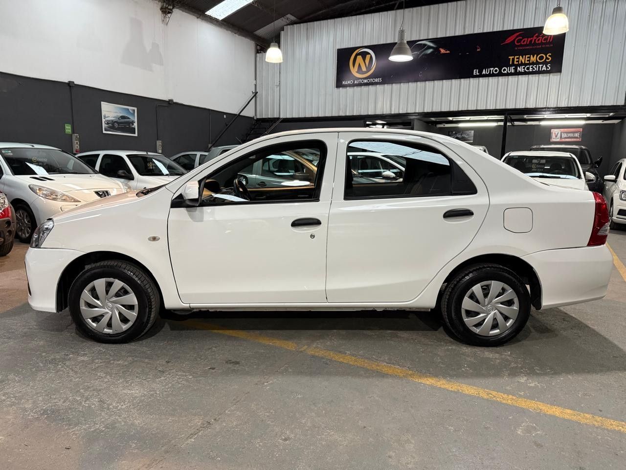 Toyota Etios Usado en Córdoba, deRuedas