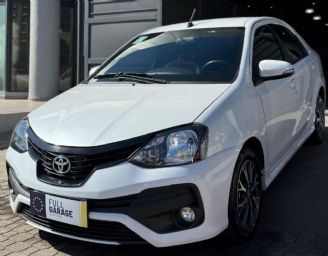 Toyota Etios Usado en Córdoba Financiado