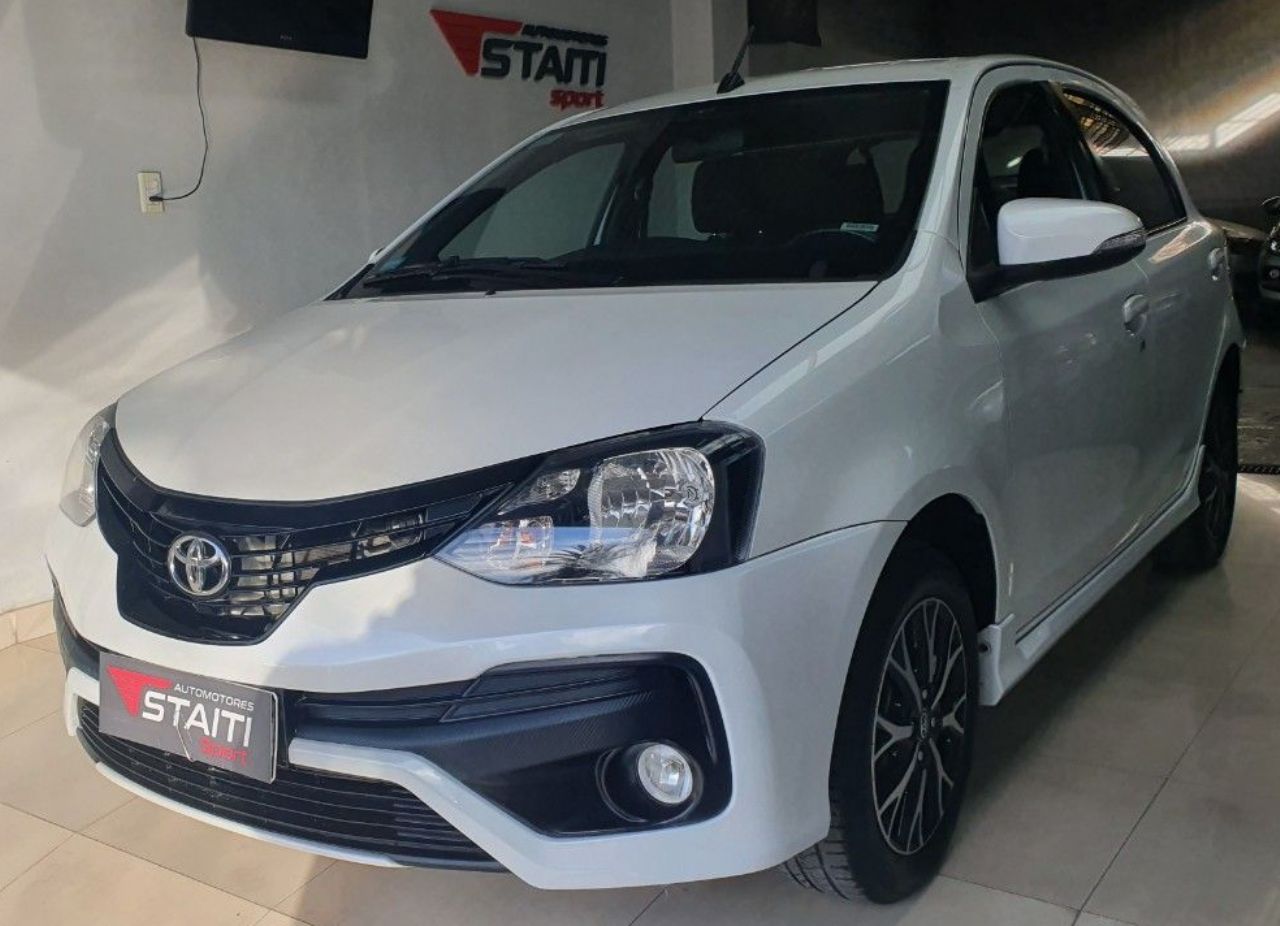 Toyota Etios Usado Financiado en Mendoza, deRuedas