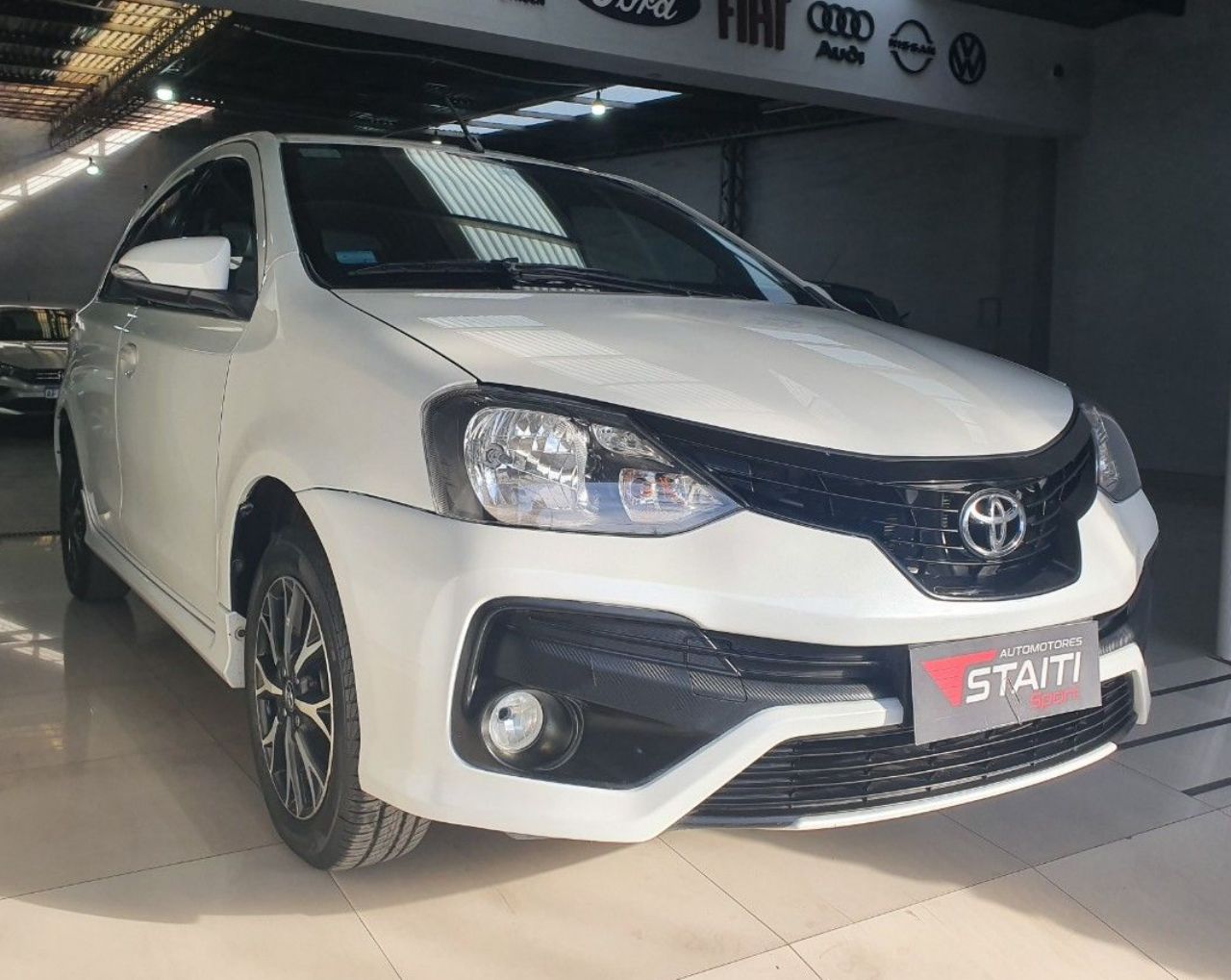 Toyota Etios Usado Financiado en Mendoza, deRuedas