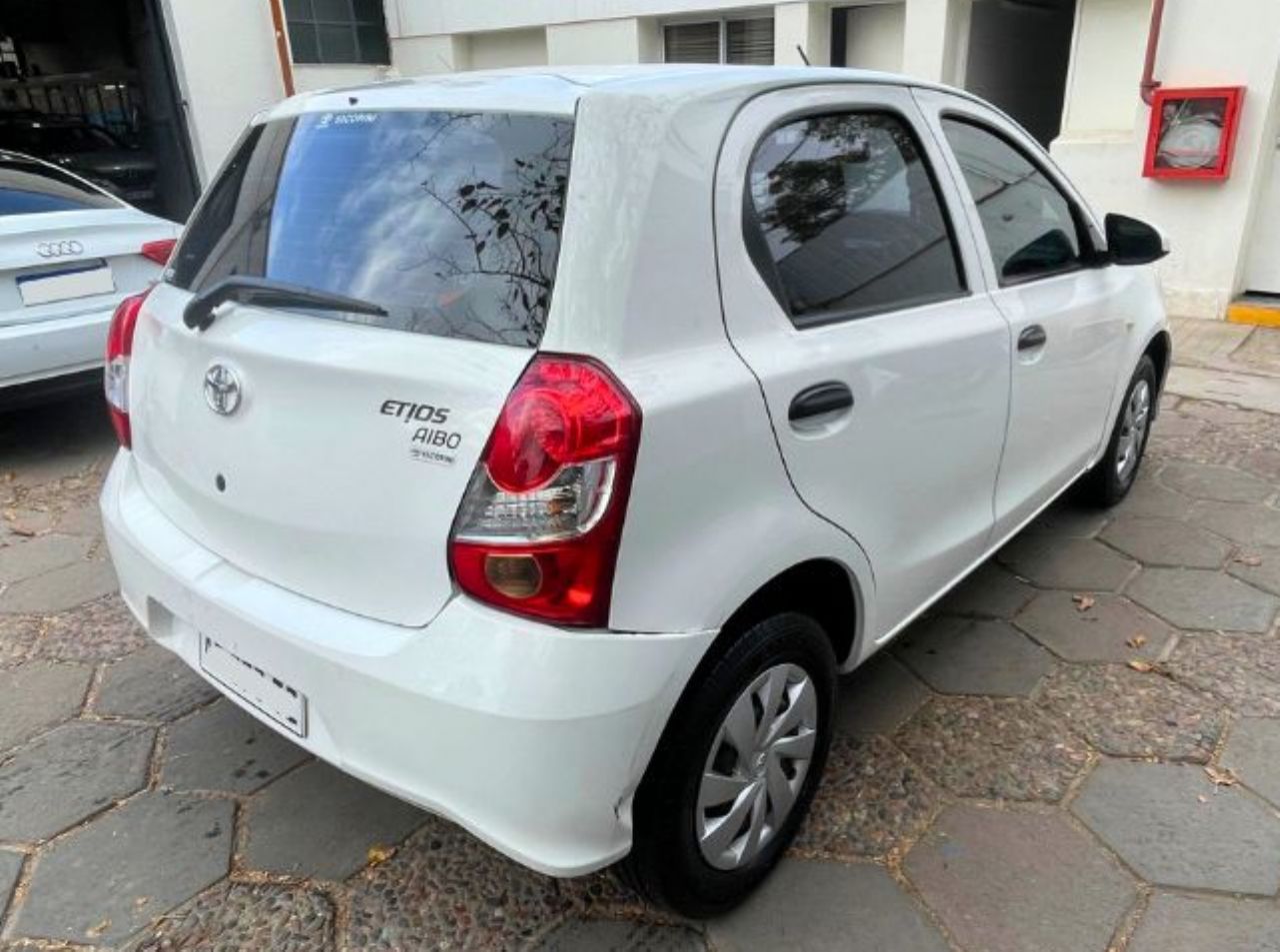 Toyota Etios Usada en Mendoza, deRuedas
