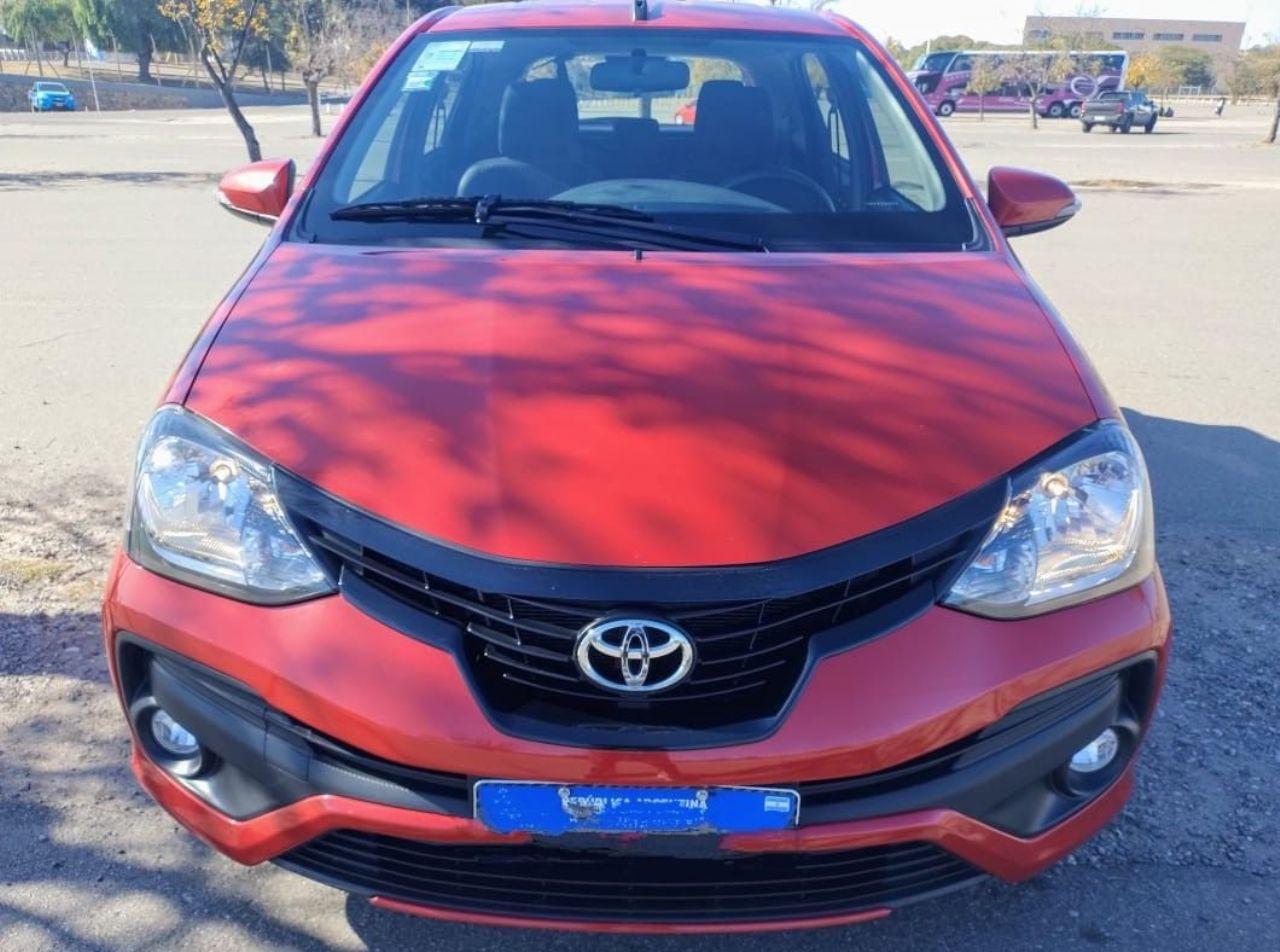 Toyota Etios Usado Financiado en Córdoba, deRuedas
