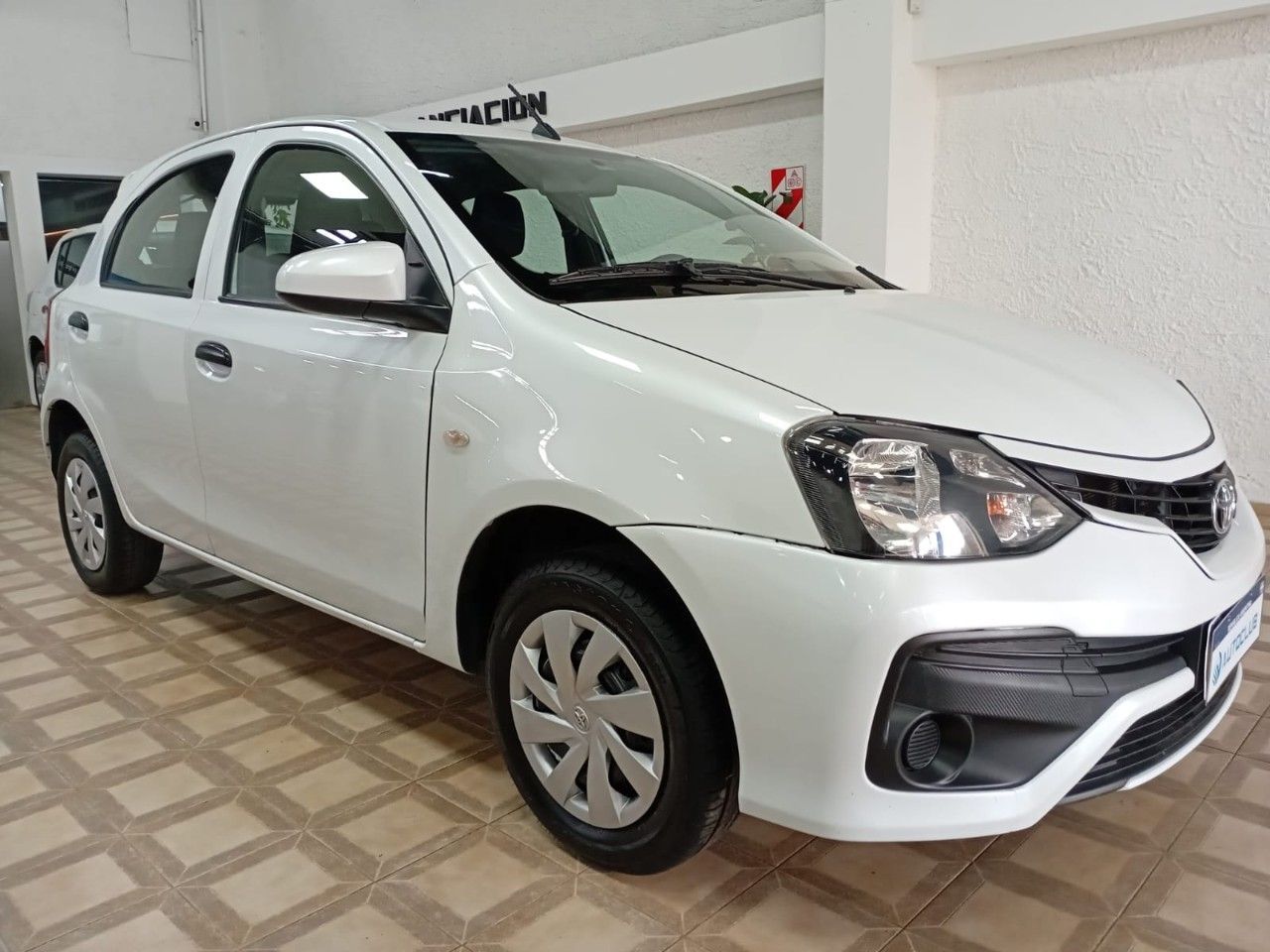 Toyota Etios Usado Financiado en Córdoba, deRuedas