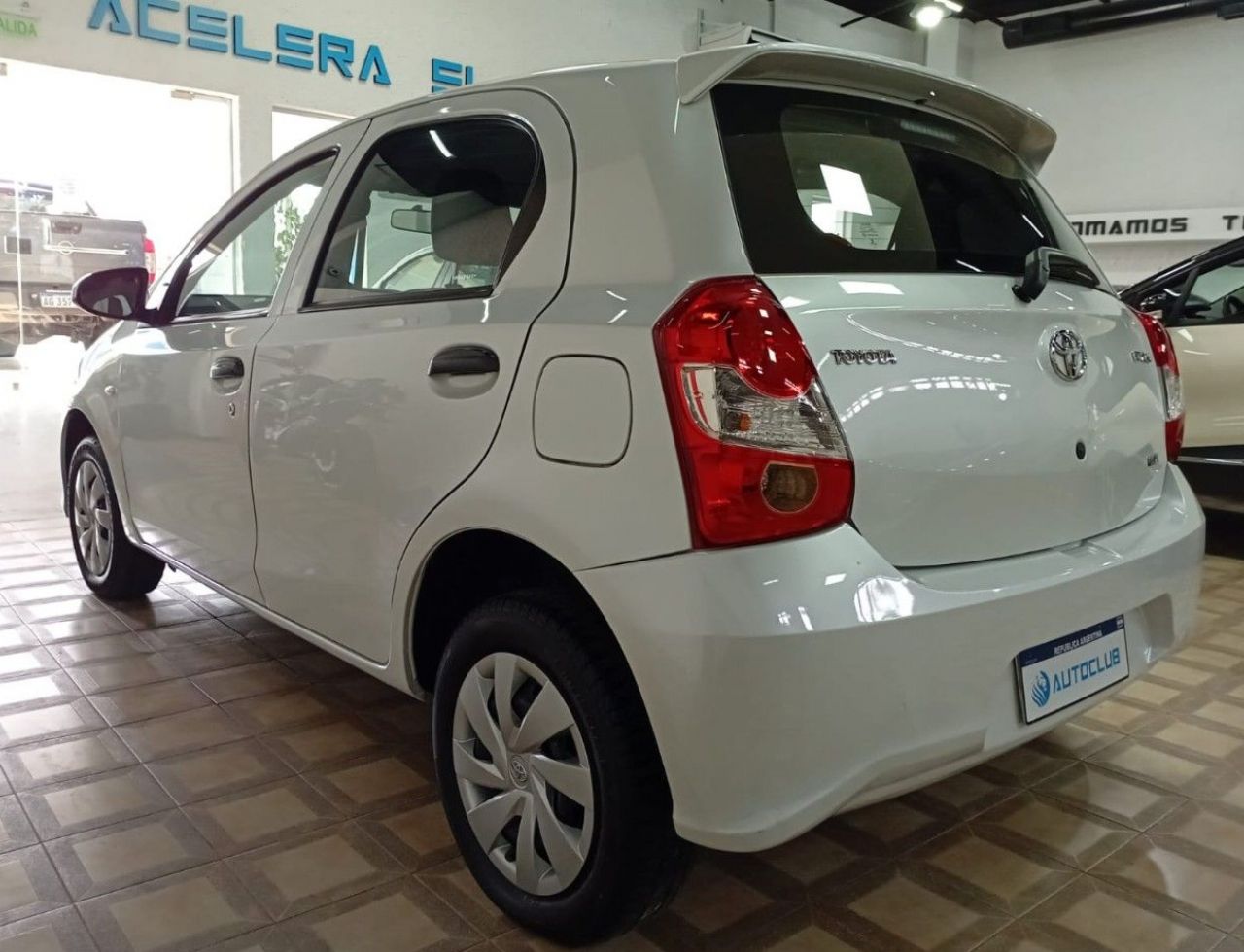 Toyota Etios Usado Financiado en Córdoba, deRuedas