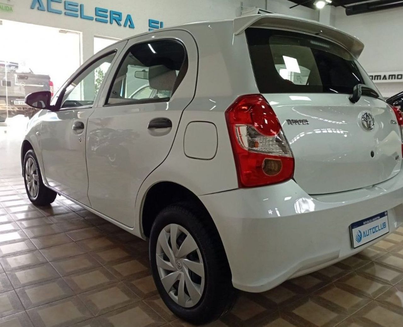 Toyota Etios Usado Financiado en Córdoba, deRuedas