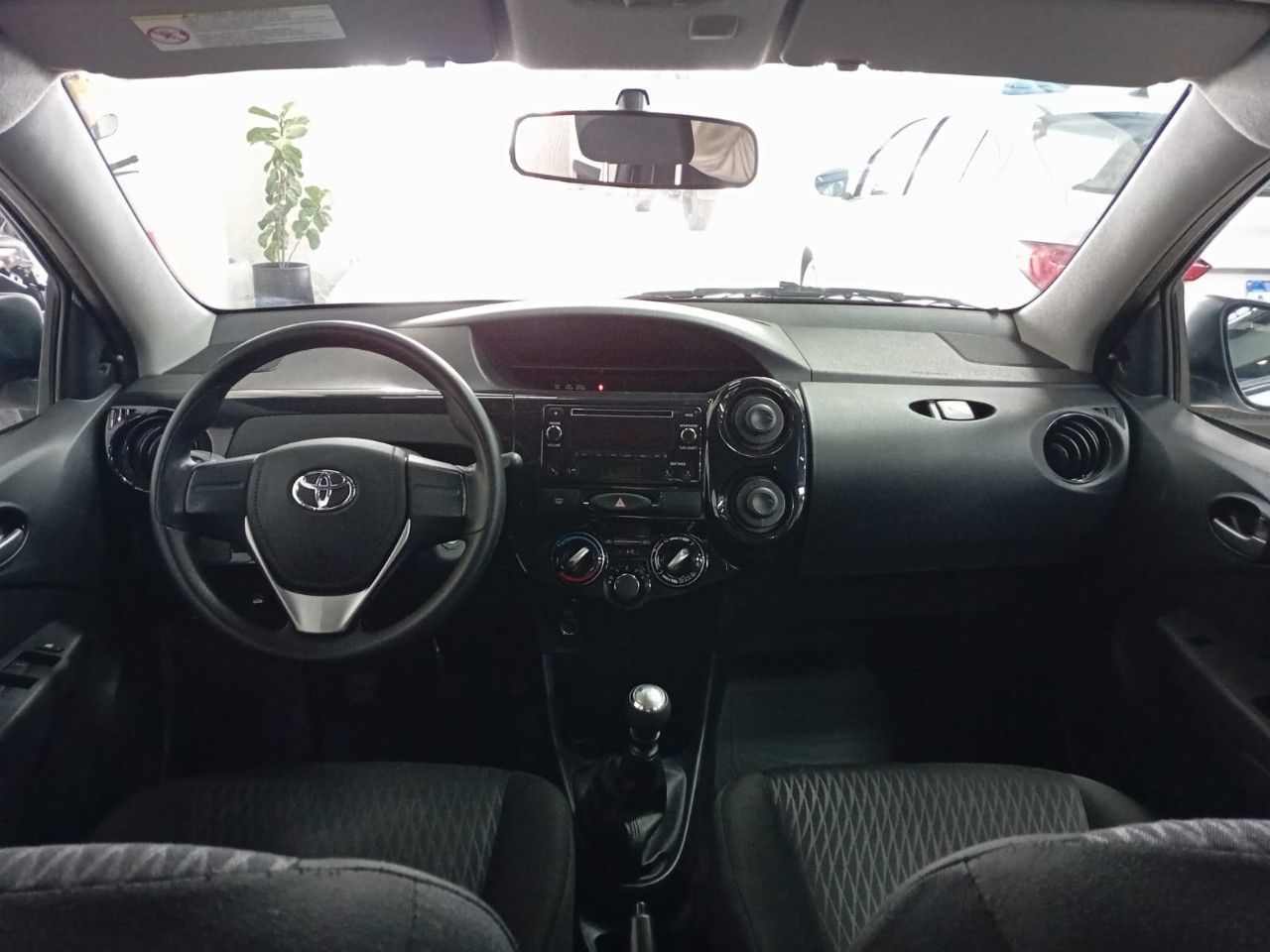 Toyota Etios Usado Financiado en Córdoba, deRuedas