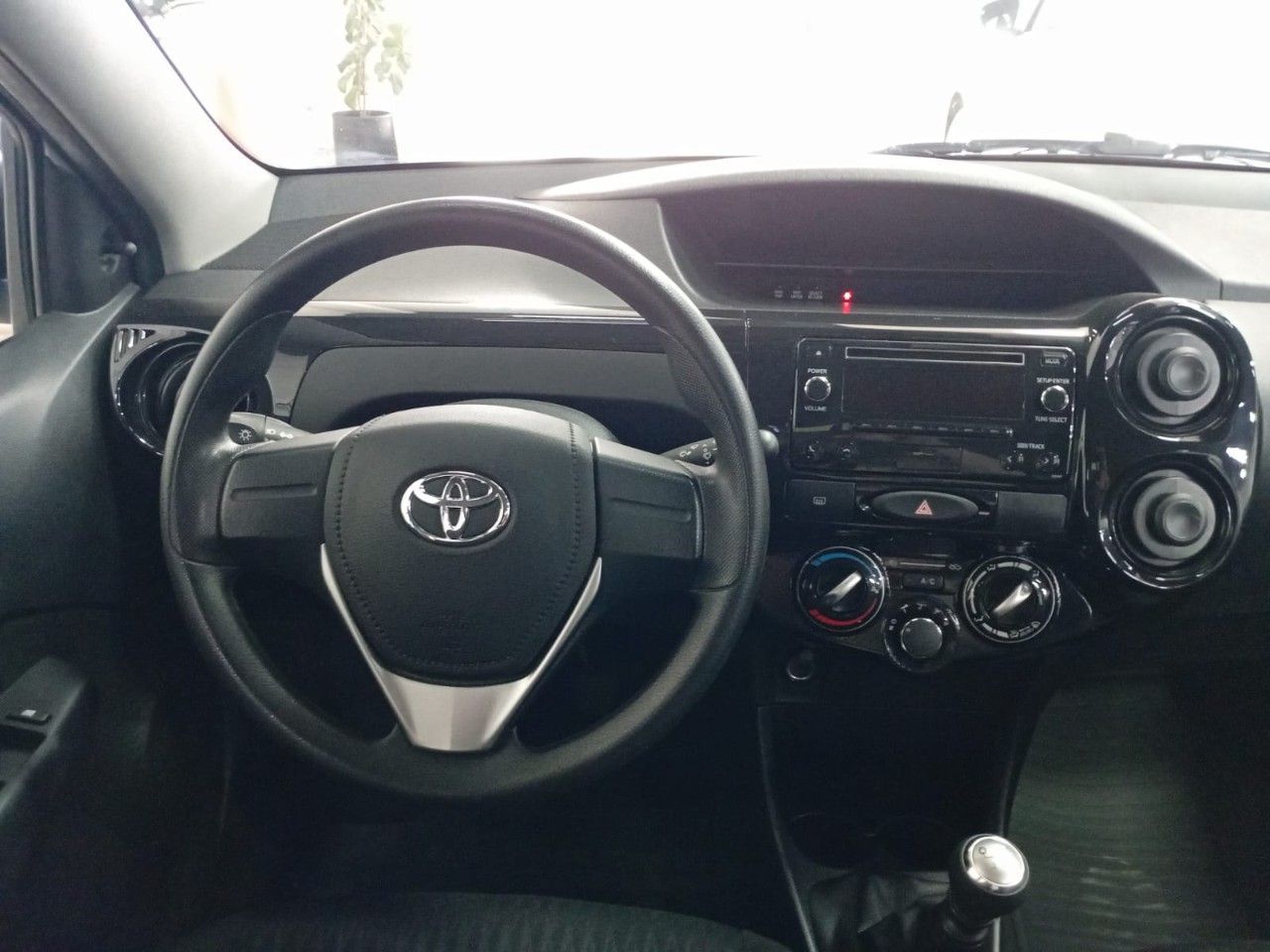 Toyota Etios Usado Financiado en Córdoba, deRuedas