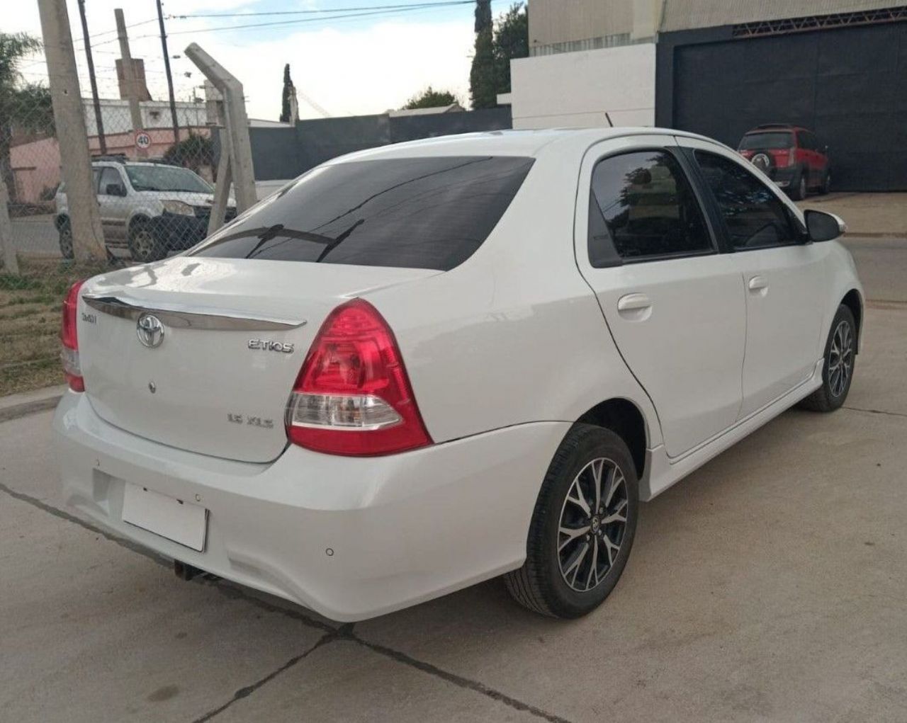Toyota Etios Usado Financiado en Córdoba, deRuedas