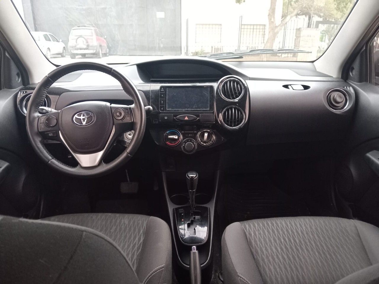 Toyota Etios Usado Financiado en Córdoba, deRuedas